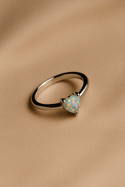 <h3>Anillo en Plata</h3><b>AMOURA</b>