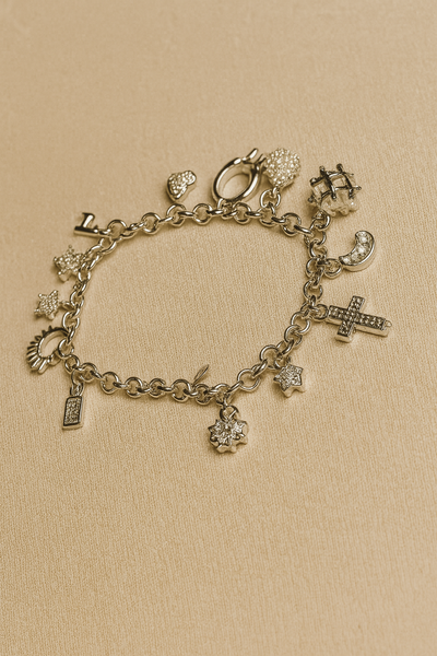 <h3>Pulsera en Plata</h3>  <b>AMULETO</b>